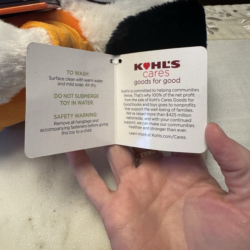 Kohl's Cares® Peanuts Snoopy Great Pumpkin Plush Toy and Book Bundle NWT - Picture 4 of 4